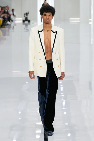 Look 30
